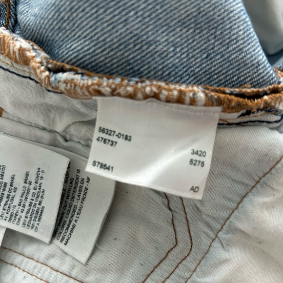Levi’s 501 Jean Shorts - Picture 9 of 10